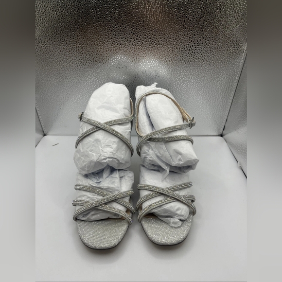 Elegant Silver Women's Sandals - Picture 1 of 5
